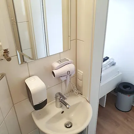 Sanni Πανσιόν