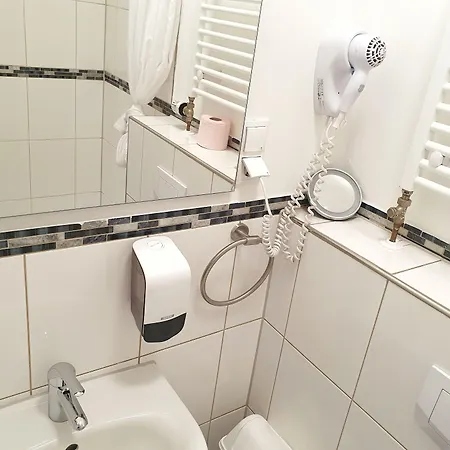 Sanni Πανσιόν 3*